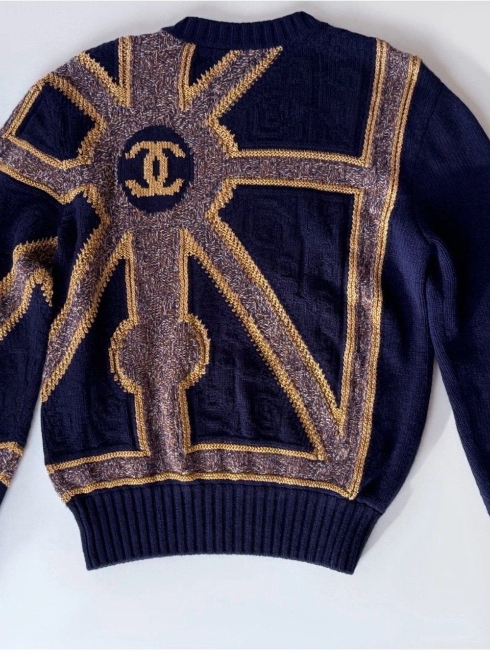 CHANEL Navy & Gold Cable-Knit Crewneck Sweater - Picture 4 of 11
